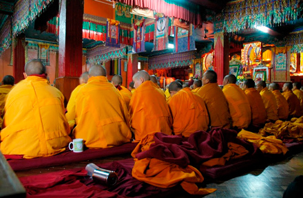nonnen in de gompa